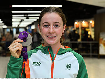 Teenage star Sarah Healy to ma...